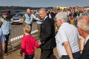 Le roi Philippe de Belgique et le prince Emmanuel aux Belgian Air Force à Peer le 15 septembre 2014 