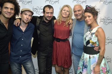 Michel Fugain et son groupe Pluribus au concert «Leurs voix pour l’Espoir» à Paris, le 18 septembre 2014.