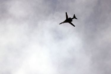 Un avion américain survole la frontière turque et syrienne