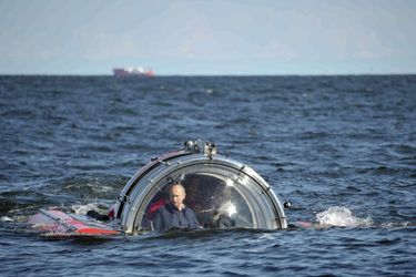 Vladimir Poutine dans un sous-marin, en juillet 2013