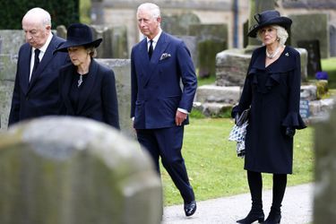 Photos - Royal Blog - Charles et Camilla pleurent "Debo", la drôle de duchesse