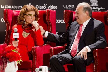 Sophia Loren et Carlos Slim à Mexico, le 18 septembre 2014.