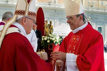 Le 29 juin 2018, place Saint-Pierre à Rome, Mgr Aupetit recevait des mains du pape François le pallium, ornement liturgique symbolisant sa fonction d’archevêque de Paris. 