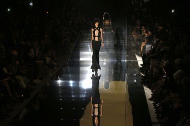 Le noir et blanc sexy de Tom Ford - London Fashion Week 