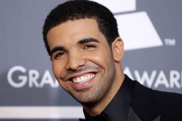 3- Drake 33 millions de dollars