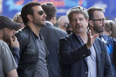 Bradley Cooper et le réalisateur John Wells