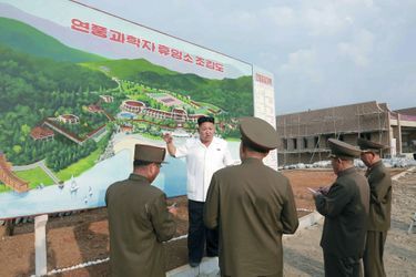 Kim Jong-un a visité le chantier d'une maison de repos pour scientifiques, à Pyongyang
