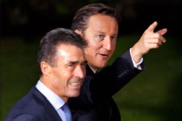 Le secrétaire général de l&#039;Alliance atlantique Anders Fogh Rasmussen et le Premier ministre britannique David Cameron