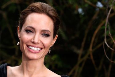 Avec 18 millions de dollars de revenus en 2013, Angelina Jolie se retrouve à la cinquième place de ce classement «Forbes». Mais d&#039;après les pronostics du magazine, l&#039;actrice devrait toucher plus d&#039;argent l&#039;année prochaine. En effet, son dernier film «Maléfique» est un véritable carton avec plus de 730 millions de dollars de recettes dans le monde. Le plus gros succès de sa carrière. 