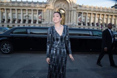 Gong Li arrivant au dîner de gala de la Biennale des antiquaires à Paris, le 8 septembre 2014.