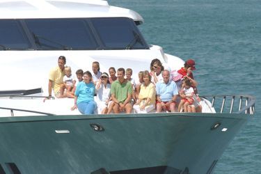 La famille de Juan Carlos et Sofia, réunie sur le Fortuna en 2005