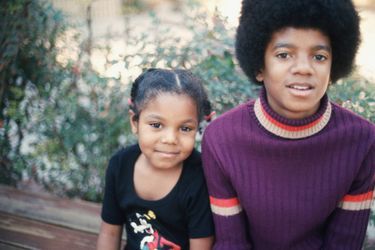 Michael Jackson et sa soeur Janet en décembre 1972, à Los Angeles