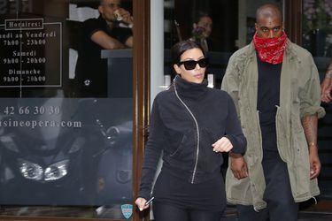 Mercredi, Kim et Kanye quittent une salle de sport parisienne.