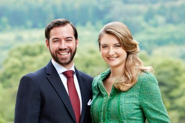 Stéphanie et Guillaume complices - Les amoureux du Luxembourg prennent la pose 