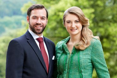 Stéphanie et Guillaume complices - Les amoureux du Luxembourg prennent la pose 