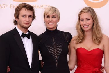 Aux Emmy 2013 avec leur mère