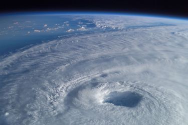 L'ouragan Isabel vu depuis l'Expédition 7