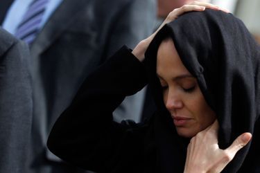 Angelina Jolie se recueille à Srebrenica - Bosnie