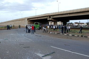 Explosions meurtrières à Nairobi - Deux bus attaqués