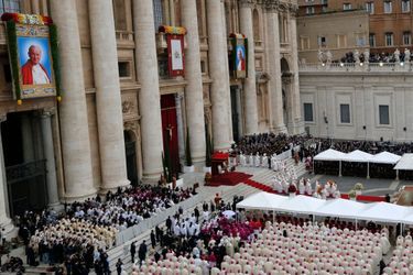 François canonise les deux papes - Jean-Paul II & Jean XXIII, nouveaux saints