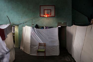 <br />
 Alessandro Penso, Italy, OnOff Picture  <br />
21 Novembre 2013, Sofia, BulgarieUne école abandonnée transformée en refuge pour 800 réfugiés syriens. 