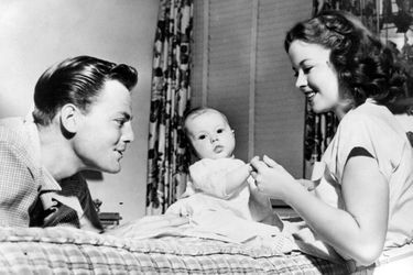 Avec son premier mari et sa fille, en 1948