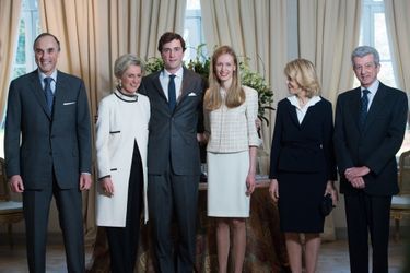 A droite, les parents du prince Amedeo, le prince Lorenz et la prince Astrid, et à gauche, les parents d&#039;Elisabetta, la comtesse Lilia de Smecchia et Ettore Rosboch von Wolkenstein. 