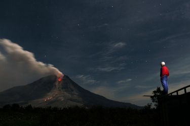 L'interminable éruption du mont Sinabung - Indonésie