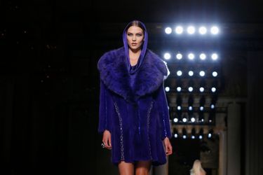Versace inaugure la Fashion Week en beauté - Haute Couture à Paris