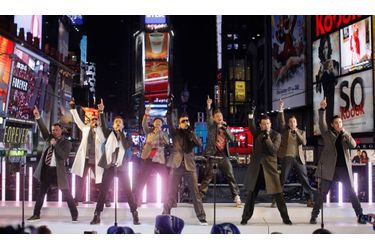 Les Backstreet Boys et New Kids On The Block réunis sur Times Square à New York à l&#039;occasion du Nouvel an. 