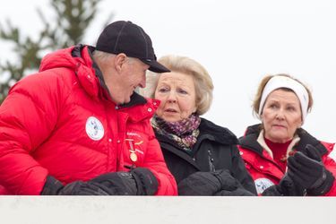 Beatrix avec le roi Harald et la reine Sonja