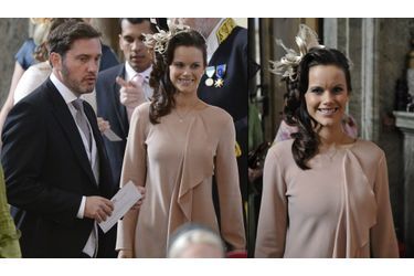 Pour la première fois, la compagne du prince Carl Philip, Sofia Hellqvist, et le compagnon américain de sa soeur la princesse Madeleine, Chris O&#039;Neill sont apparus en public lors d&#039;un événement officiel de la famille royale.