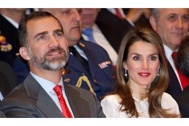 Lors de la cérémonie de remise des accréditations aux Ambassadeurs d’honneur de l’Espagne, Felipe et Letizia ont reçu plusieurs célébrités hispaniques dont Antonio Banderas et Fernando Alonso. Ces titres encouragent à promouvoir la culture espagnole en dehors des frontières.