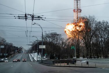 La tour de télévision de Kiev bombardée mardi.
