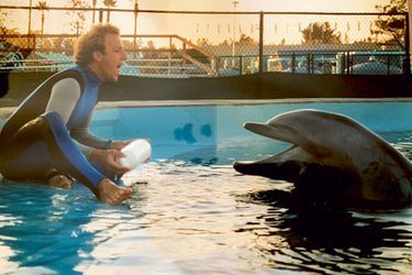 En 1987 avec Circé, le dauphin qu’il a sauvé, au Marine World Africa USA de Vallejo.