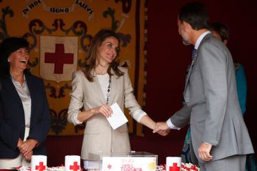 Famille royale d'Espagne - Letizia & Felipe, un duo de tendresse pour la Croix-Rouge