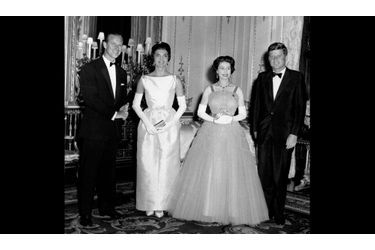 Philip, Jackie, la reine et JFK, à Buckingham Palace, le 5 juin 1961.