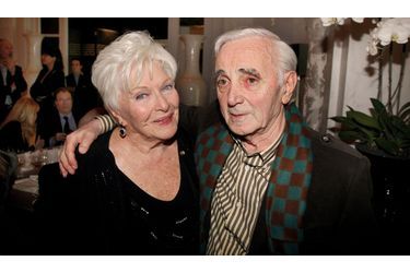 Charles Aznavour et Line Renaud, qui répète « Harold et Maude ».