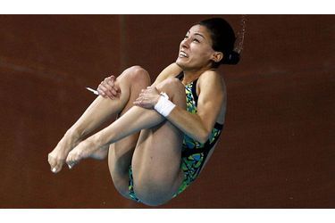 La Mexicaine Paola Espinosa saisie en plein vol lors de la demi-finale du plongeon à 10 mètres lors des FINA Diving World Series à Dubaï.