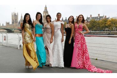 De gauche à droite, Miss Argentine Antonella Kruger, Miss Brésil Juceila Bueno, Miss Chili Gabriela Pulgar Luco, Miss Venezuela Ivian Sarcos, Miss Colombie Monica Restrepo and Miss Porto-Rico Amanda Perez.