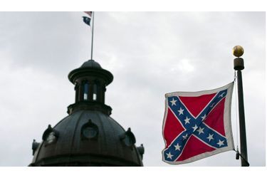 Le drapeau des Etats confédérés de la Guerre de sécession flotte, encore aujourd'hui, près du parlement de Caroline du Sud. Ce symbole des forces esclavagistes, fréquemment contesté, est remis sur le tapis au lendemain du Martin Luther King Day, lundi, et alors qu'approche la primaire républicaine dans cet Etat du Sud des Etats-Unis, samedi.