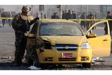  Quatre voitures piégées ont explosé mardi dans des quartiers majoritairement chiites de Bagdad, la capitale irakienne. Le bilan provisoire fait état de 13 morts et 75 blessés. Un véhicule a notamment explosé à une intersection dans le faubourg de Sadr City, situé dans le nord-ouest de la capitale, faisant deux morts.