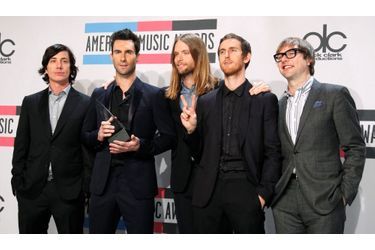 Maroon 5 a reçu le trophée Meilleur groupe Pop/rock.