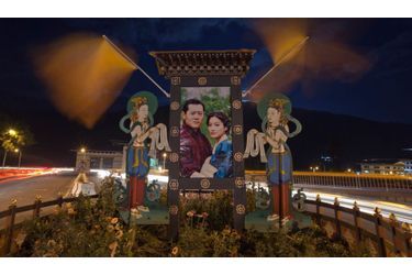 Monarchie constitutionnelle, le Bhoutan attendait l&#039;événement avec impatience. Les noces royales ont même été diffusées en direct à la télévision nationale.