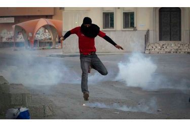 Les manifestations se poursuivent au Bahreïn, après la mort de 14 ans, Yassin al-Afsoor dans le village de Mamee. 