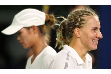 2004 marque l’année de sa révélation. Li Na tient tête à la Russe Svetlana Kuznetsova, qui a récemment gagné le tournoi de l’US Open. Même si la Chinoise s’incline, elle a montré à son pays qu’elle avait les épaules pour se confronter aux plus grandes joueuses.