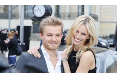 Le pilote finlandais Nico Rosberg, et le top model Karolina Kurkova ont assisté à la Mercedes Benz Fashion Week de Berlin. 