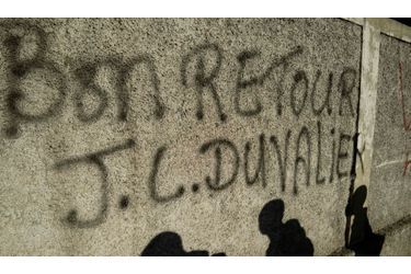 C’est l’inscription faite sur un mur de Port-au-Prince en Haïti. Jean-Claude Duvalier a été inculpé pour «corruption et abus de pouvoir» à son retour dans le pays.