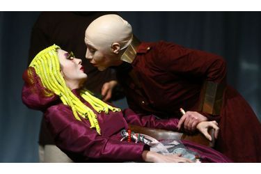 La pièce "Hedda Gabler" du dramaturge norvégien Henrik Ibsen, qui était jouée au Théâtre de la Ville depuis le 5 janvier, a été suspendue par les autorités iraniennes. En cause, la sensualité de certaines scènes.