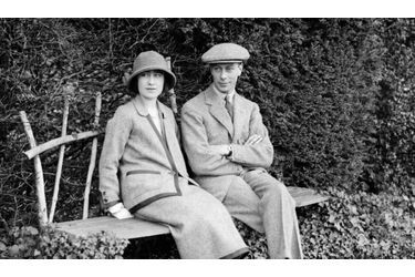 En 1920, le Prince Albert devient duc d&#039;York. Il rencontre aussi cette année-là Lady Elisabeth Bowes-Lyon qu&#039;il épouse trois ans plus tard, à l&#039;abbaye de Westminster.
